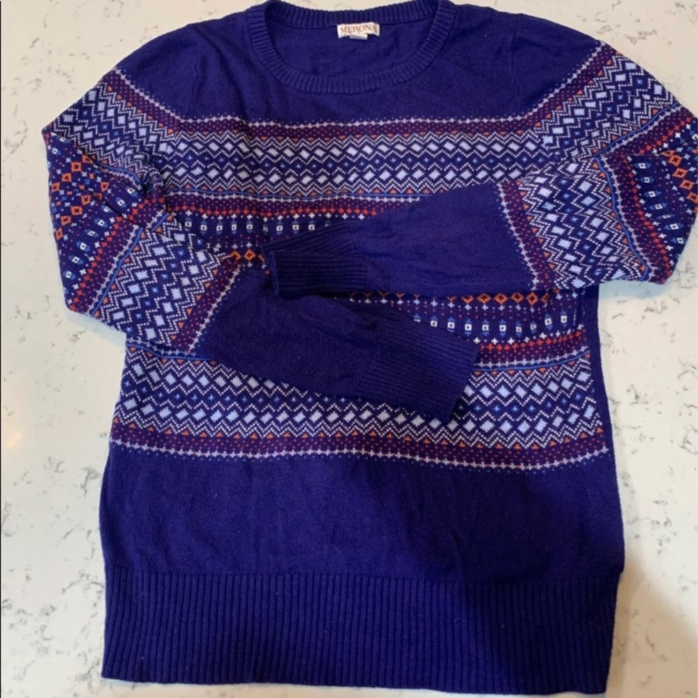 Women’s fitted sweater